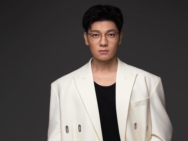 '혐한 논란' 장위안, "오랜만" 2년 만에 활동 재개